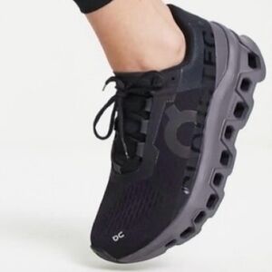 ON Cloudmonster Running Shoe Fit As Size 9